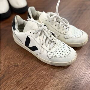 Veja v-10 Women’s White and Black Sneakers